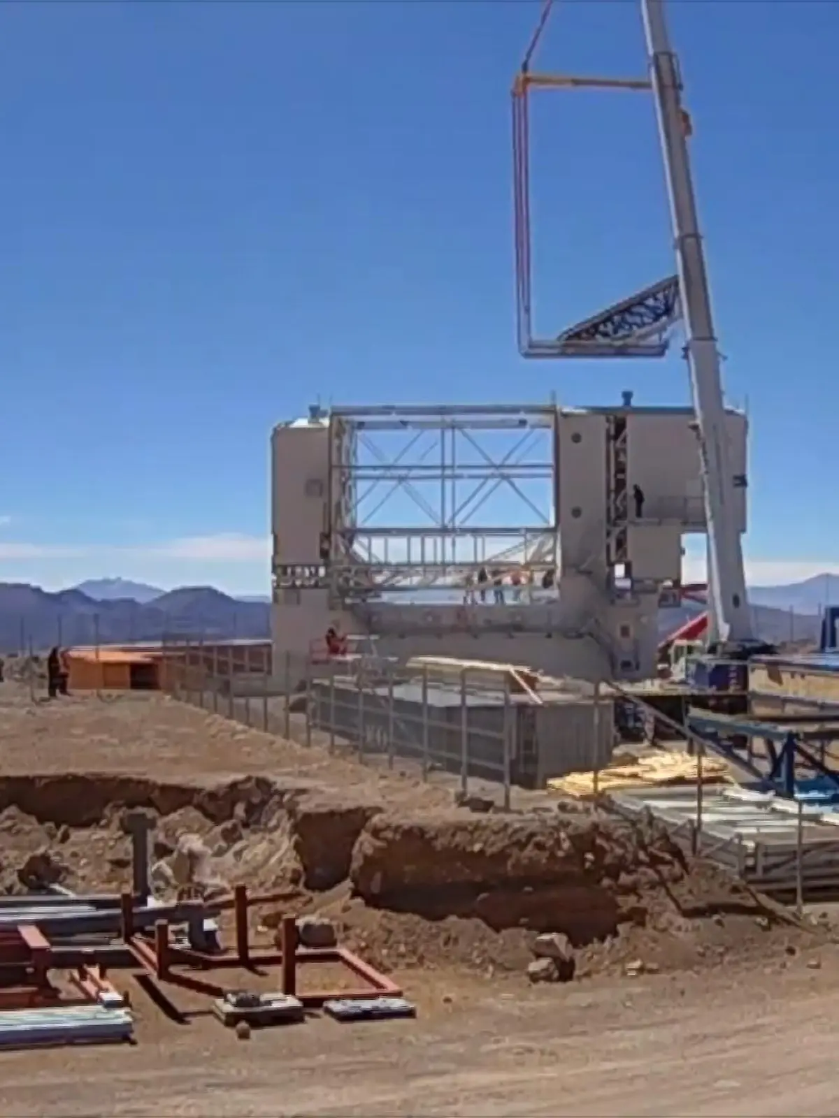 Bild zu: "Hightech-Teleskop aus NRW in Chile"