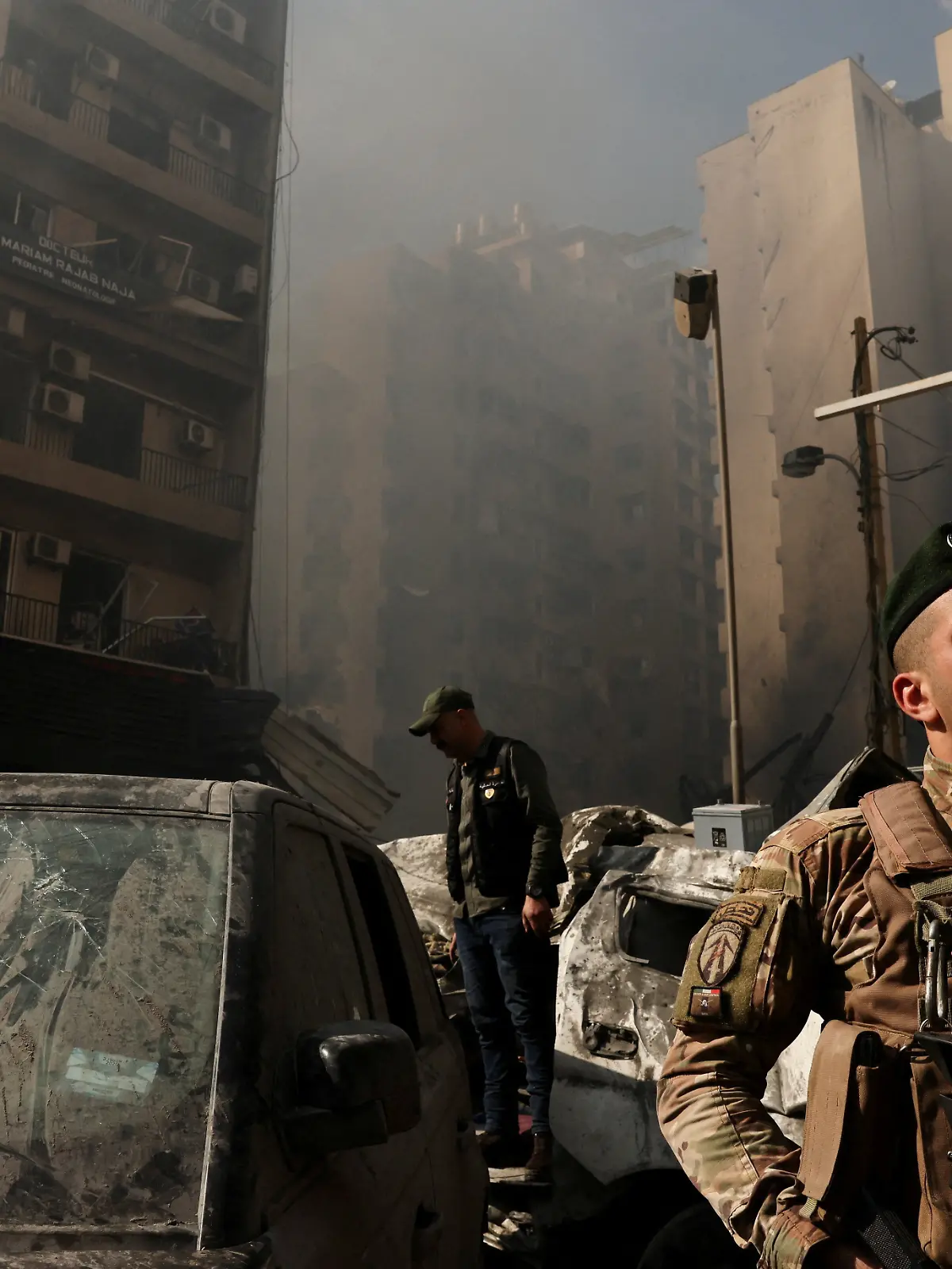 A soldier looks on at the site of an Israeli strike, in Al-Mazraa in Beirut, Lebanon, April 8, 2026. REUTERS/Yara Nardi     TPX IMAGES OF THE DAY