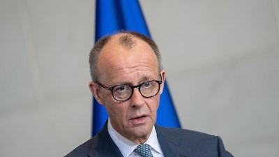 Benzinpreise: Friedrich Merz will Pendlerpauschale auf 45 Cent anheben