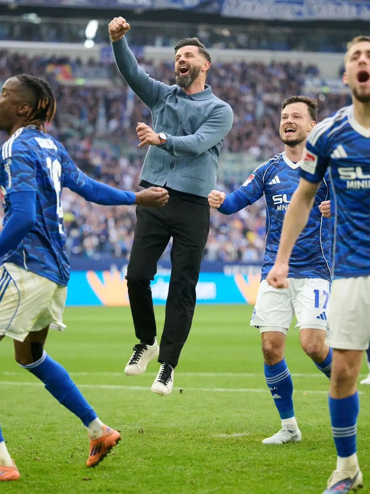 Bild zu: "Um den Aufstieg: Wer in der 2. Liga die besten Chancen hat"