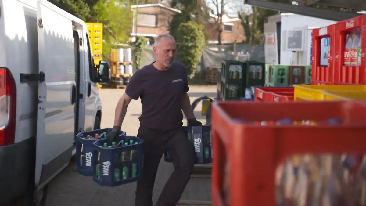 Lotto-Gewinner verliert über 1,7 Millionen – Oliver Intemann zeigt RTL sein neues Leben Ex-Millionär arbeitet heute zum Mindestlohn