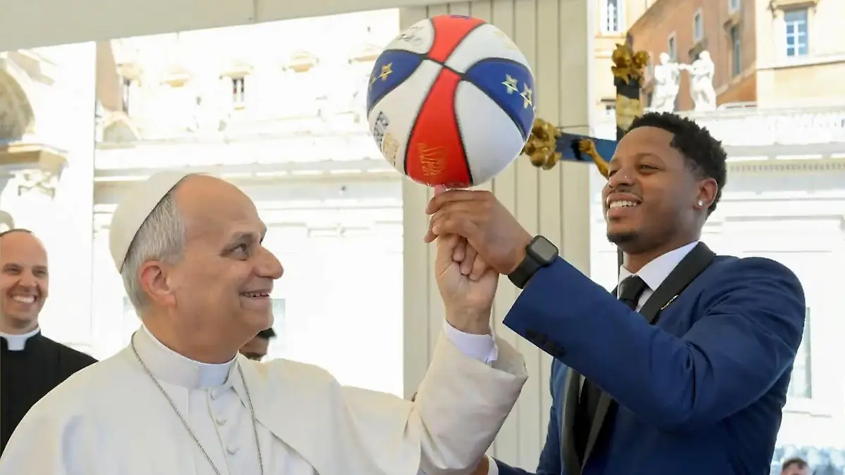 Ganz schön sportlich! Papst Leo XIV. begeistert mit Basketball-Trick Audienz der Harlem Globetrotters