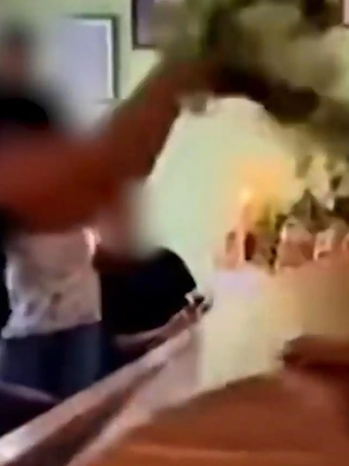 Bild zu: "Fremdgeh-Drama fliegt am Sarg auf! Liebhaberinnen prügeln sich bei Trauerfeier"