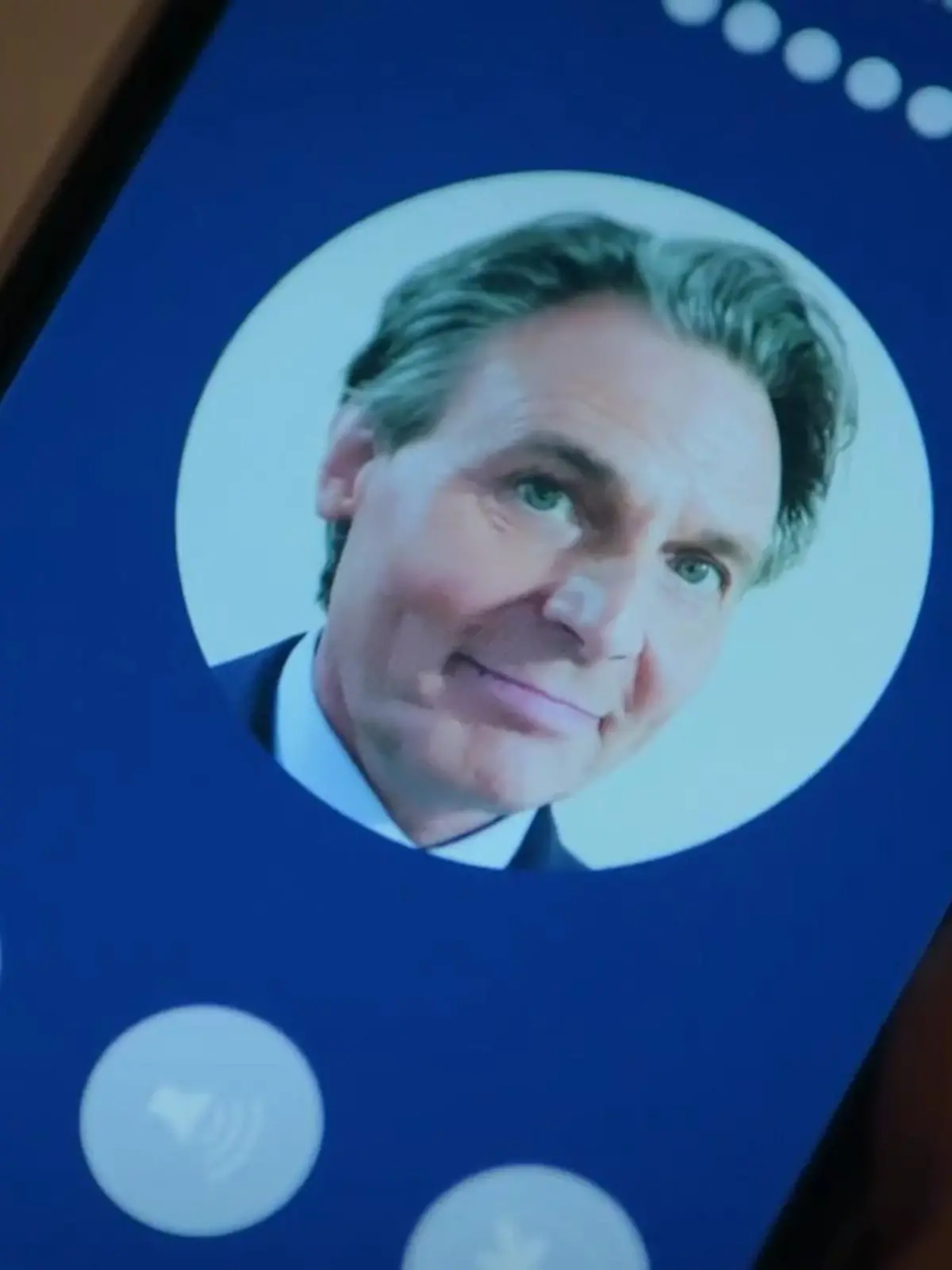 GZSZ: Wer steckt hinter den mysteriösen Anrufen?