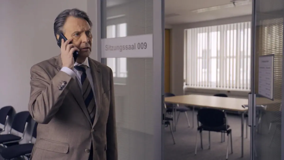 Jo wartet vergeblich auf Yvonne GZSZ-Wochenvorschau ab dem 14. April