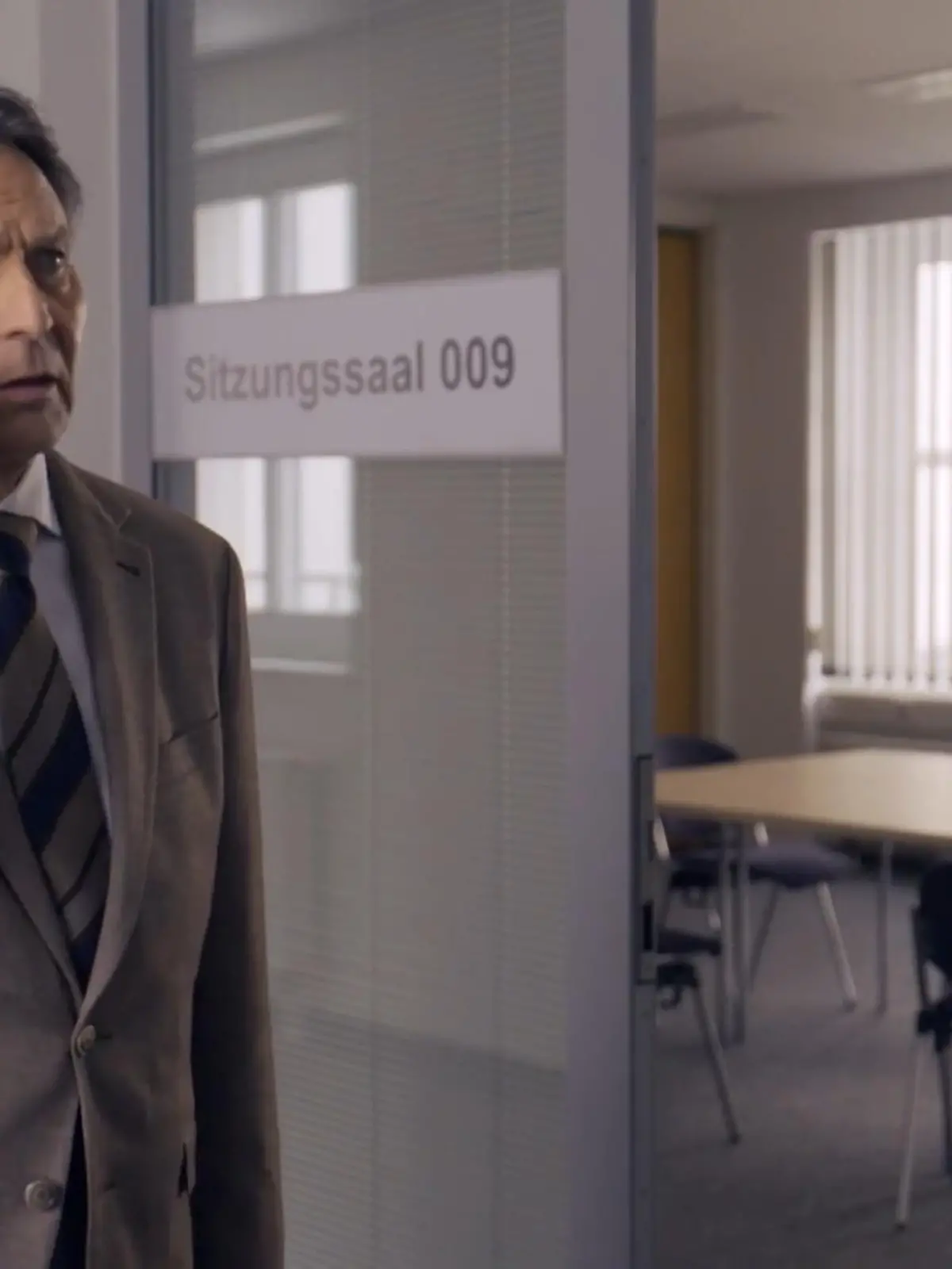 Bild zu: "Jo wartet vergeblich auf Yvonne"