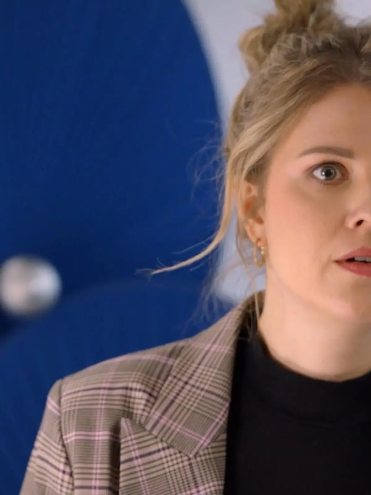 Bild zu: "Alicia gerät in Panik"