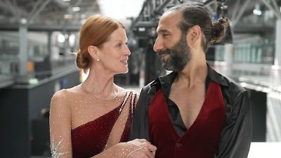 Bild von Esther Schweins Mama urteilt über Massimo