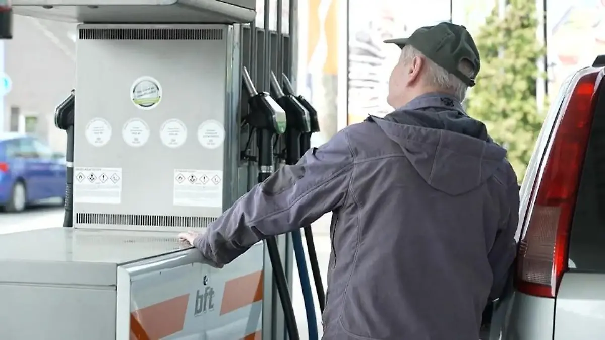 Staat verdient durch Spritpreise Ergebnis von NRW-Forschern