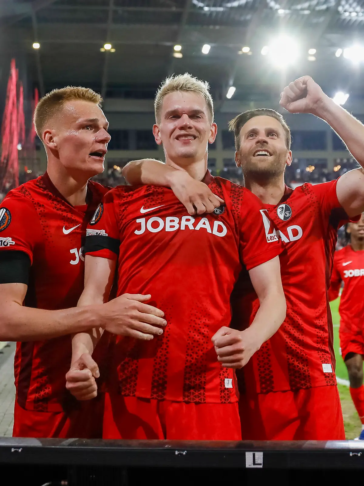 Torjubel SC Freiburg beim 3:0 durch Matthias Ginter SC Freiburg, 28 , Deutschland, Fussball, UEFA Europa League, Viertelfinale, 2025/2026, SC Freiburg vs. Celta Vigo, 09.04.2026, Freiburg im Breisgau Europa-Park Stadion Stadion am Deutschland *** SC Freiburg celebrating a 3-0 goal by Matthias Ginter SC Freiburg, 28 , Germany, Football, UEFA Europa League, quarter-final, 2025 2026, SC Freiburg vs Celta Vigo, 09 04 2026, Freiburg im Breisgau Europa Park Stadion Stadion am Deutschland Copyright: xGrantxHubbsx