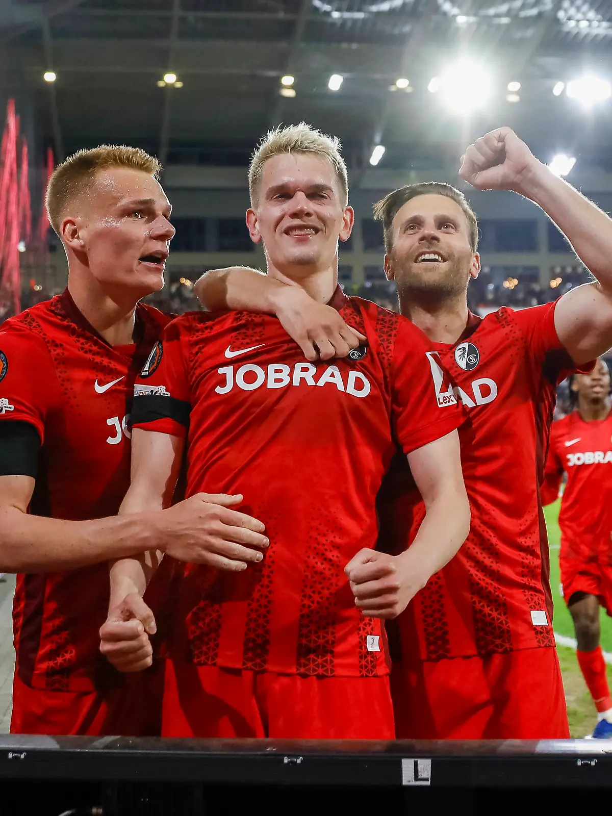 Torjubel SC Freiburg beim 3:0 durch Matthias Ginter SC Freiburg, 28 , Deutschland, Fussball, UEFA Europa League, Viertelfinale, 2025/2026, SC Freiburg vs. Celta Vigo, 09.04.2026, Freiburg im Breisgau Europa-Park Stadion Stadion am Deutschland *** SC Freiburg celebrating a 3-0 goal by Matthias Ginter SC Freiburg, 28 , Germany, Football, UEFA Europa League, quarter-final, 2025 2026, SC Freiburg vs Celta Vigo, 09 04 2026, Freiburg im Breisgau Europa Park Stadion Stadion am Deutschland Copyright: xGrantxHubbsx