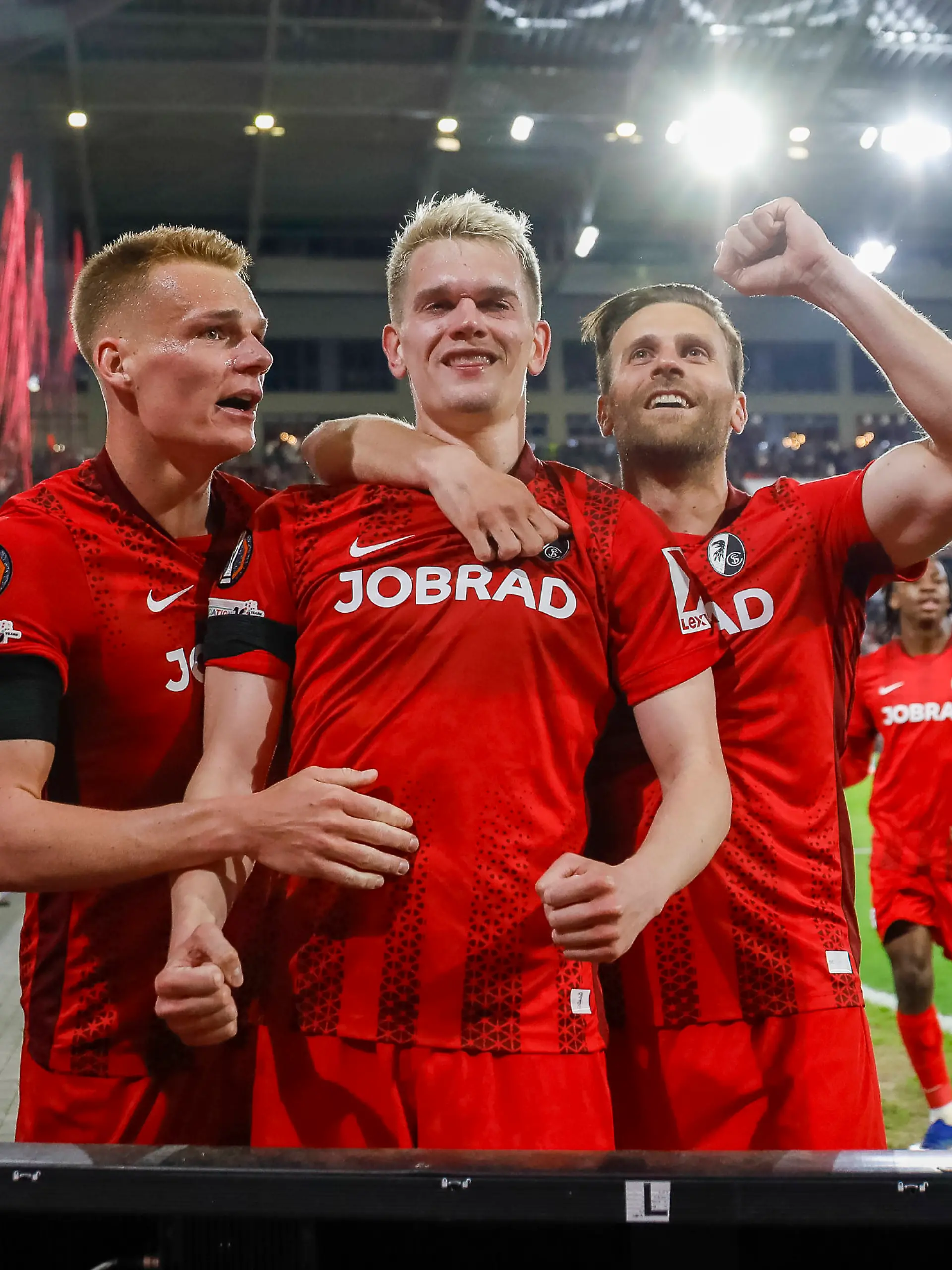 Torjubel SC Freiburg beim 3:0 durch Matthias Ginter SC Freiburg, 28 , Deutschland, Fussball, UEFA Europa League, Viertelfinale, 2025/2026, SC Freiburg vs. Celta Vigo, 09.04.2026, Freiburg im Breisgau Europa-Park Stadion Stadion am Deutschland *** SC Freiburg celebrating a 3-0 goal by Matthias Ginter SC Freiburg, 28 , Germany, Football, UEFA Europa League, quarter-final, 2025 2026, SC Freiburg vs Celta Vigo, 09 04 2026, Freiburg im Breisgau Europa Park Stadion Stadion am Deutschland Copyright: xGrantxHubbsx
