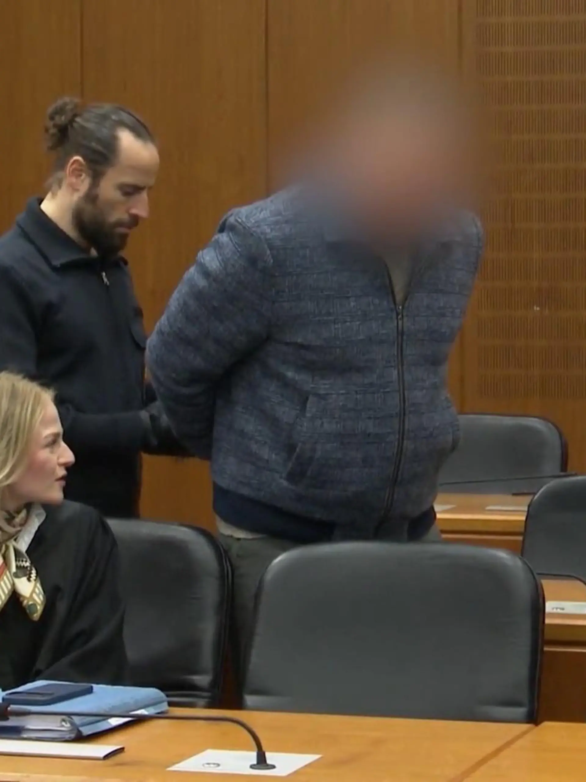 Bild zu: "Mord statt Sex-Unfall? Mann soll Ehefrau aus 22. Stock in Tod gestoßen haben"