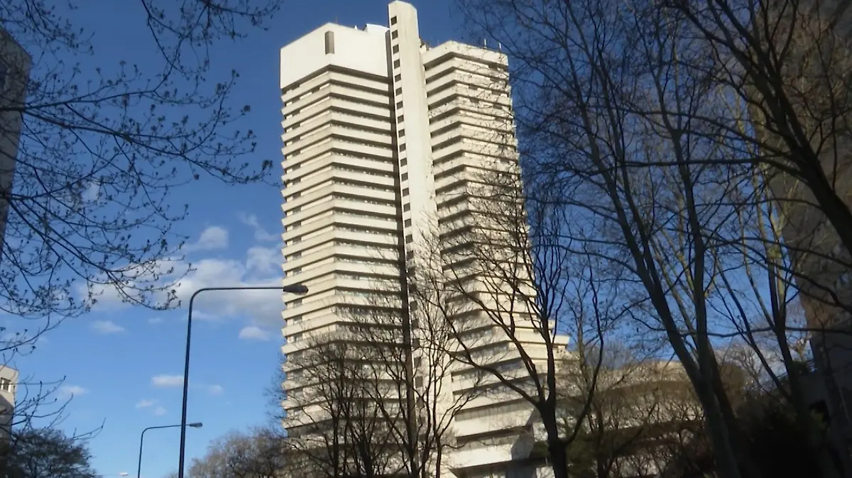 Frankfurter Hotel, von dessen Balkon Marta M. 22 .Stockwerke in die Tiefe gefallen sein soll.