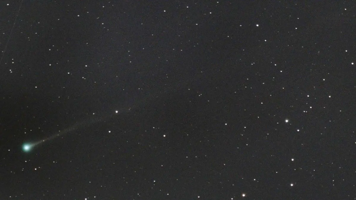 Der Komet mit dem Namen «C/2025 R3 (PANSTARRS)» ist am Nachthimmel zu sehen. Dieser Komet lässt sich derzeit deutschlandweit in den frühen Morgenstunden bei klarer Sicht beobachten. +++ dpa-Bildfunk +++