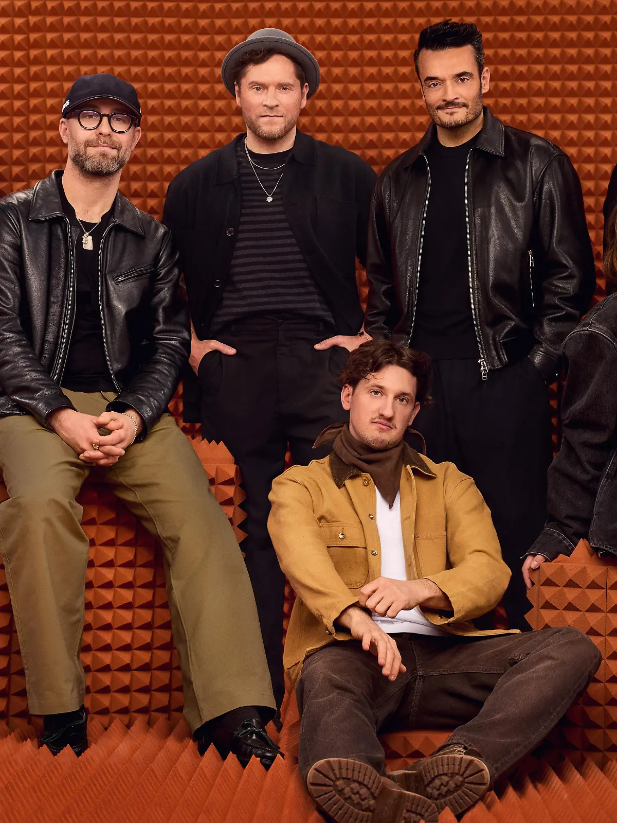 Die „Sing meinen Song”-Stars v.l.n.r.: Deine Cousine, Klaus Meine, Mark Forster, Johannes Oerding, Tream, Giovanni Zarrella, Frida Gold, Unheilig
