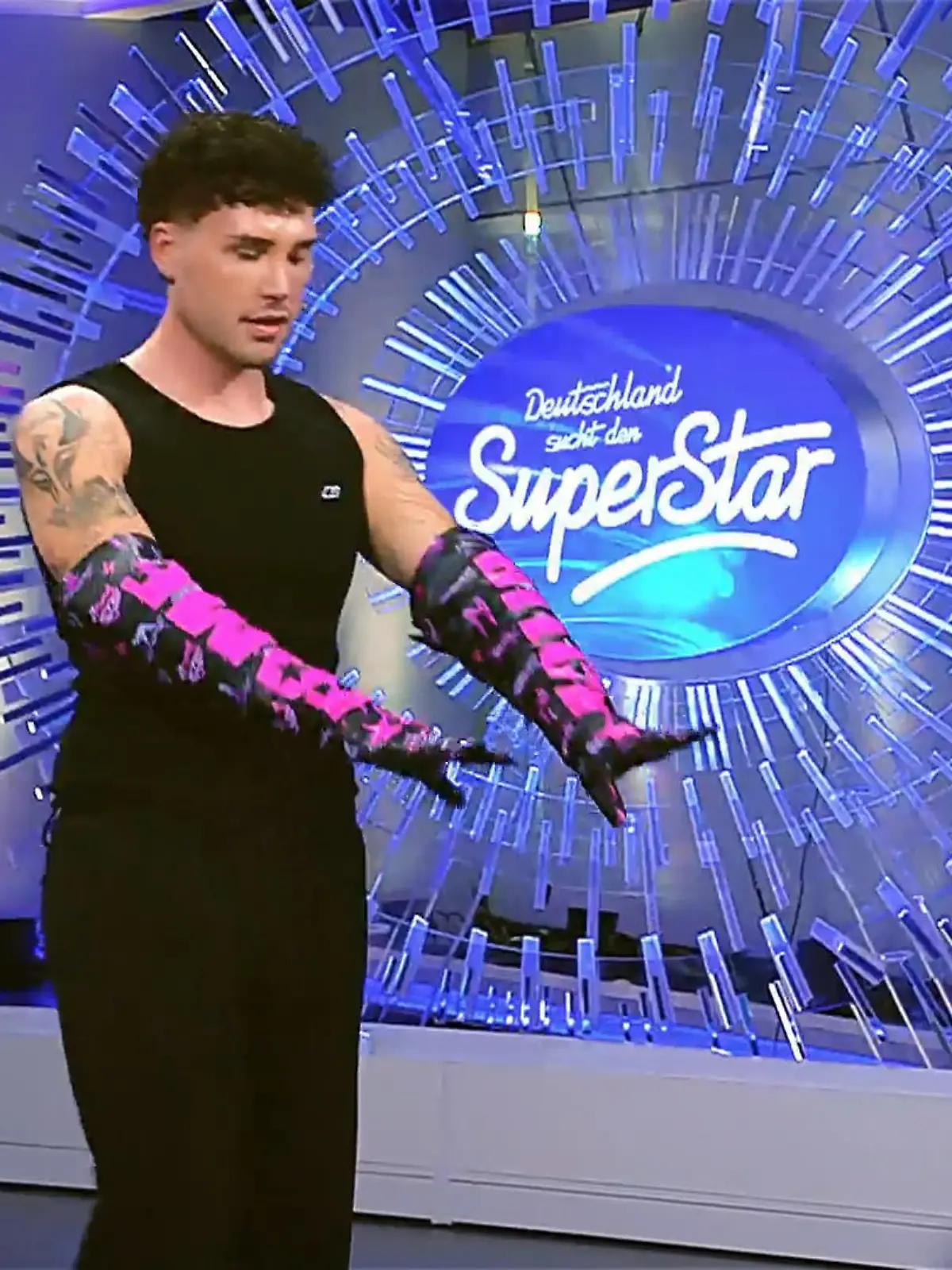 Bild zu: ""Hässliche Arme?!" Davids Style irritiert Dieter Bohlen"