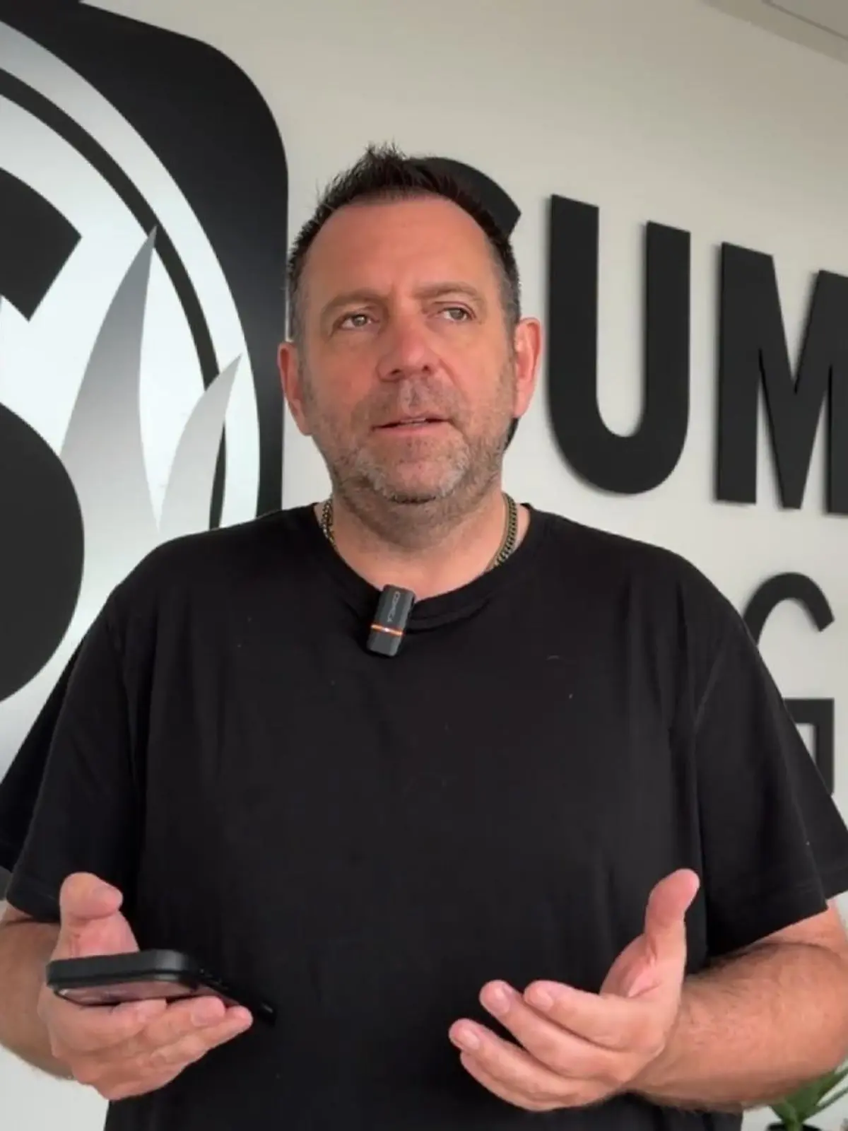 Bild zu: "Zoff-Alarm auf Mallorca? Ikke Hüftgold teilt gegen Ballermann-Stars aus"