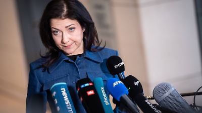 Katherina Reiche: Direkte Finanzhilfen für Pendlerinnen und Pendler möglich