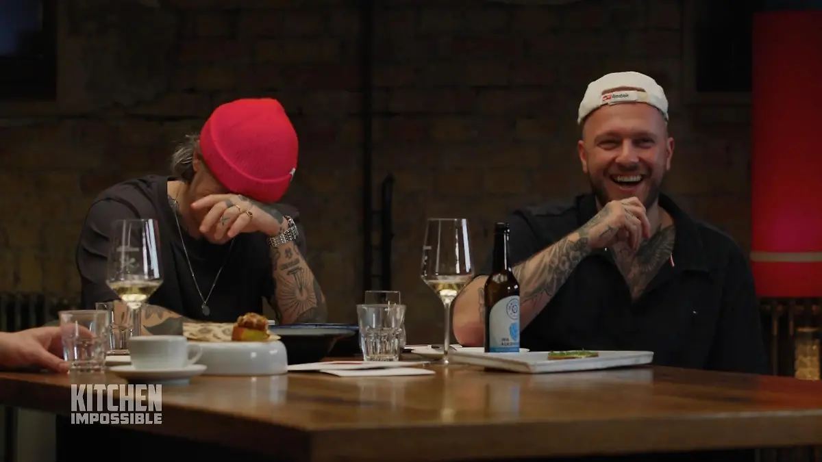 Ein süßes Dessert mit Tücken Mälzer vs. Jo & Cozy