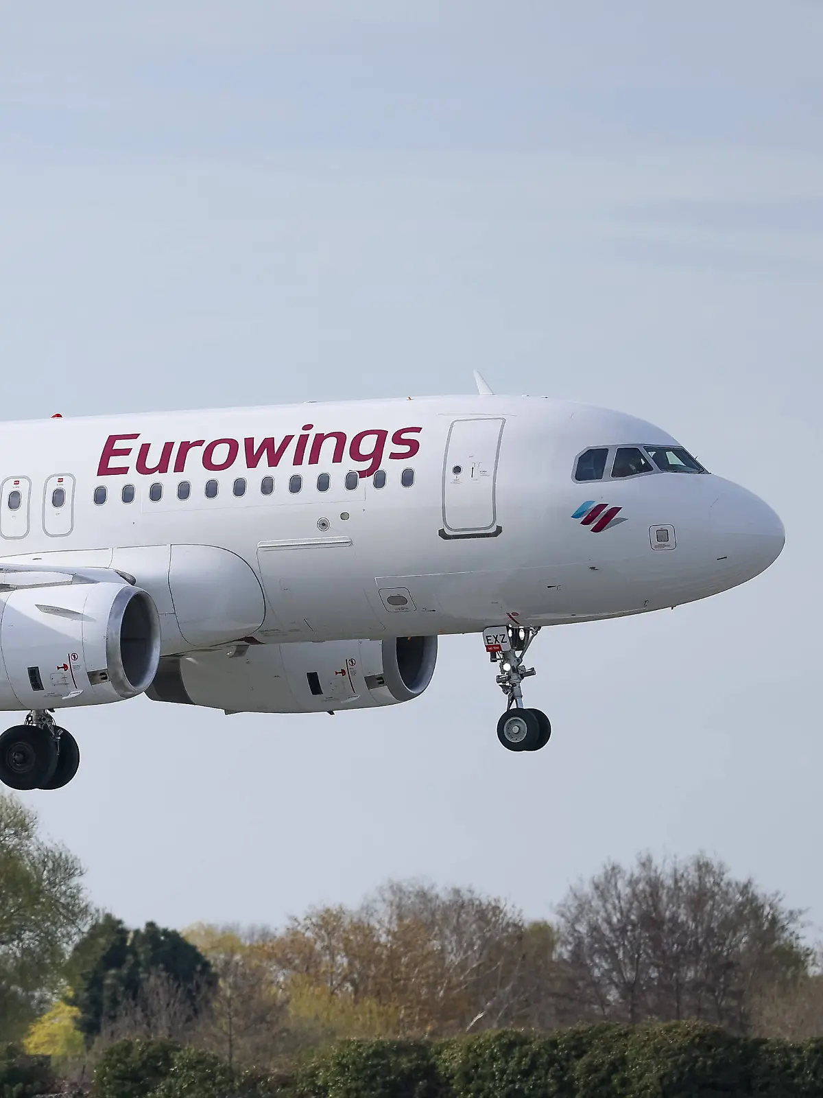 Bild zu: "Triebwerk-Ausfall! Flugzeug muss in Hamburg notlanden"