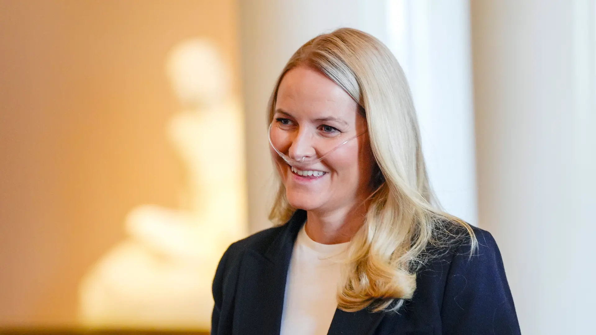 Mette-Marit ist mit einem Sauerstoffschlauch bei einem Termin erschienen.