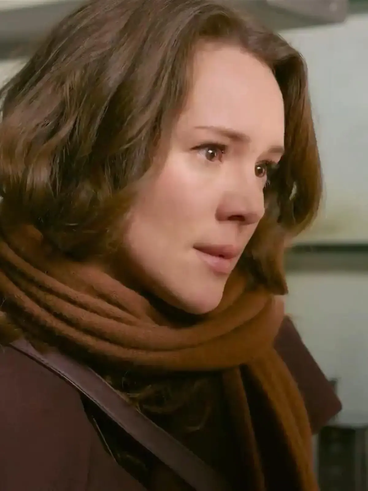 Bild zu: "Emma beschwört Valea, mit ihr die Stadt zu verlassen"