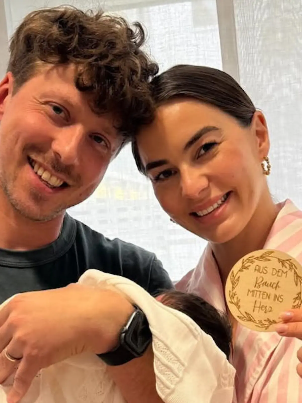 Bild zu: "Sie ist da! Renata und Valentin Lusin sind zum zweiten Mal Eltern geworden"