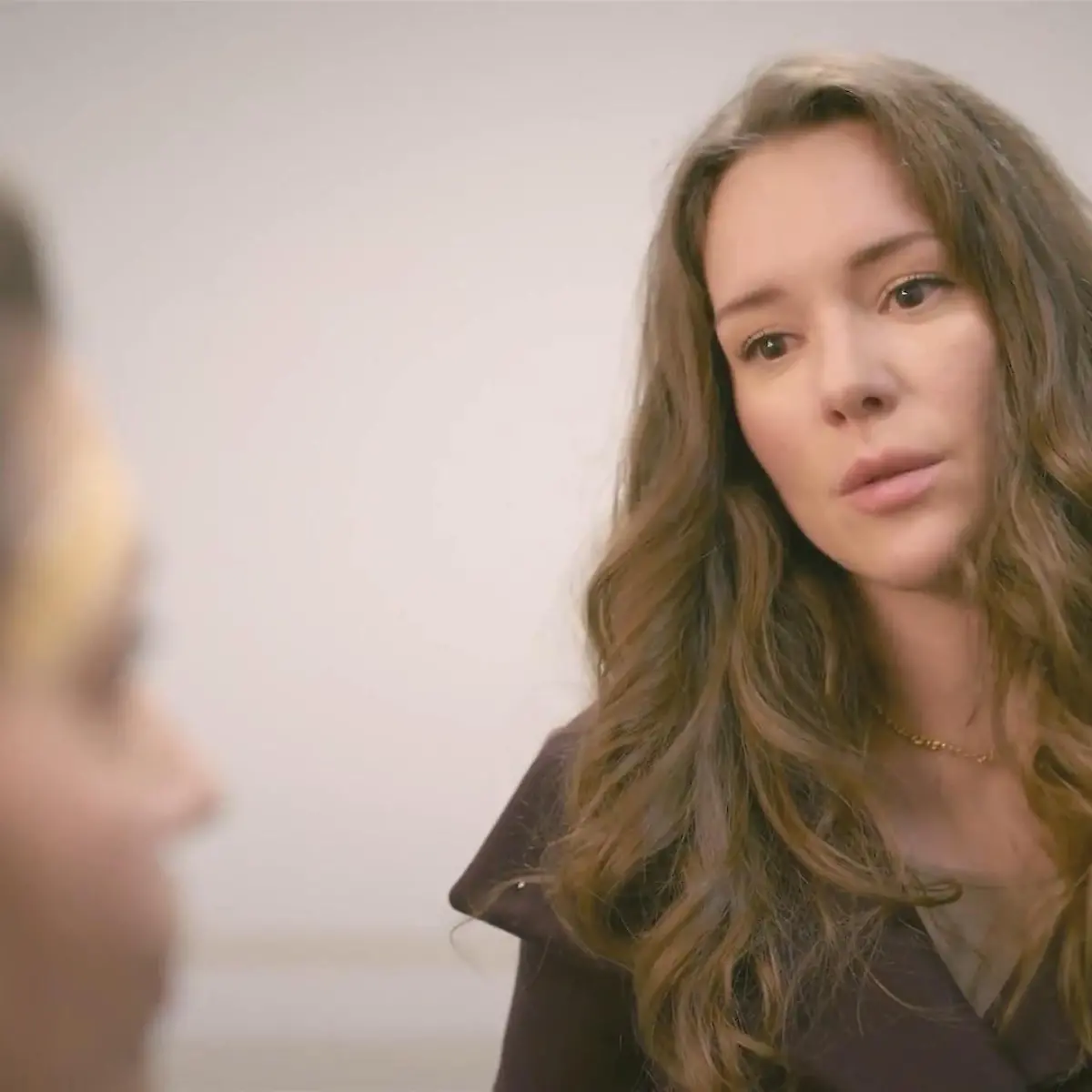 AWZ-Folge vom 22.04.26 auf RTL+: Emma taucht überraschend bei Nathalie auf