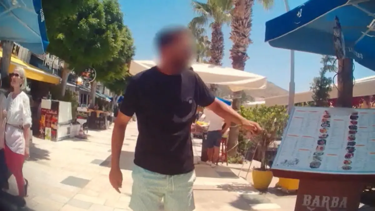 Capri verbietet aggressives Anquatschen von Touristen mit Anti-Belästigungs-Verordnung Schutz vor Promotern und Straßenverkäufern