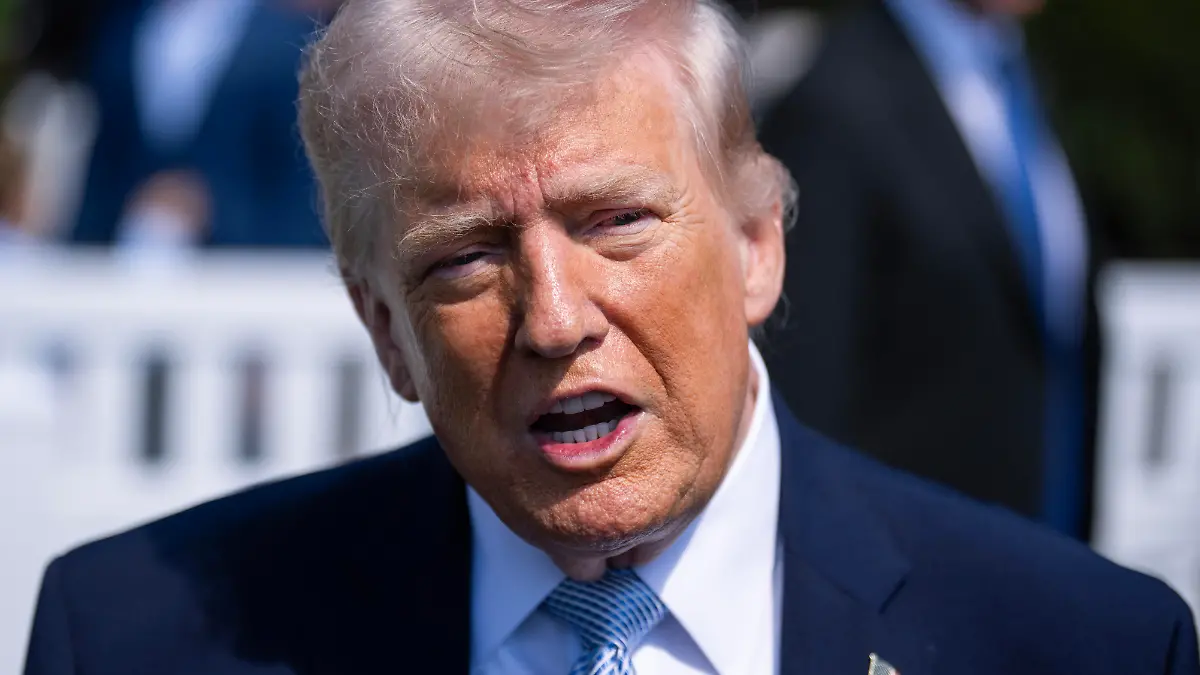 UNITED STATES - APRIL 6: President Donald Trump talks with reporters on the South Lawn during the White House Easter Egg Roll on Monday, April 6, 2026. (Tom Williams/CQ Roll Call/Sipa USA)