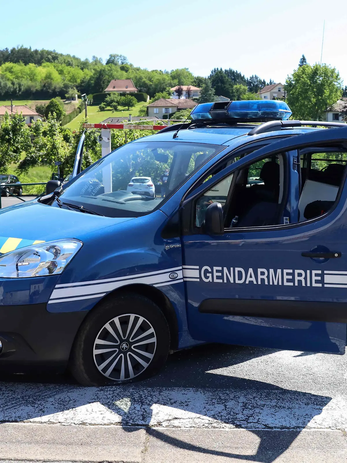 Bild zu: "Vater sperrt Sohn (9) ein Jahr in Lieferwagen"