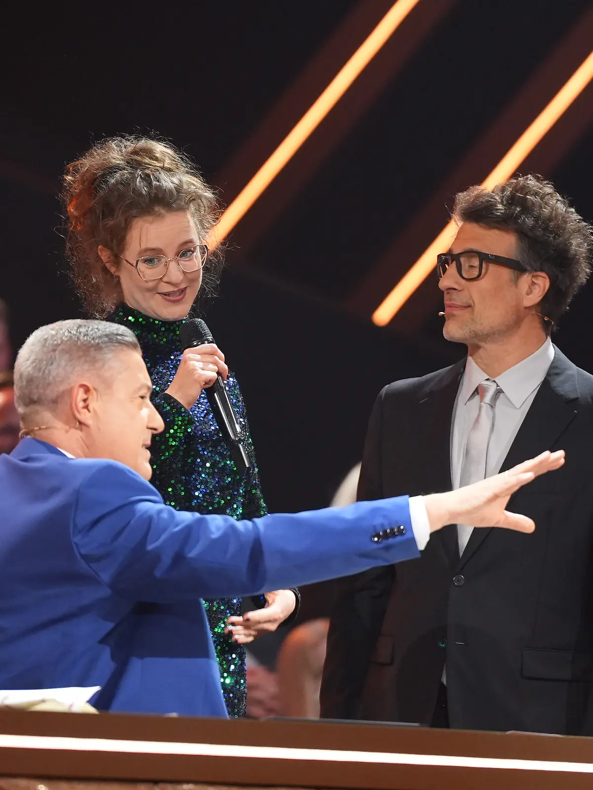 V.li.: Motsi Mabuse, Joachim Llambi, Zuschauerin Elena, Daniel Hartwich