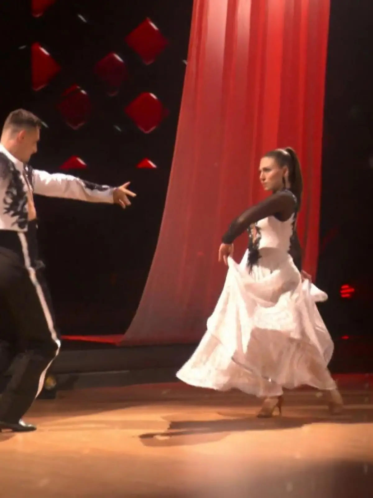 Bild zu: "Bibi Heinicke entfacht ein Feuer auf dem Tanzparkett"