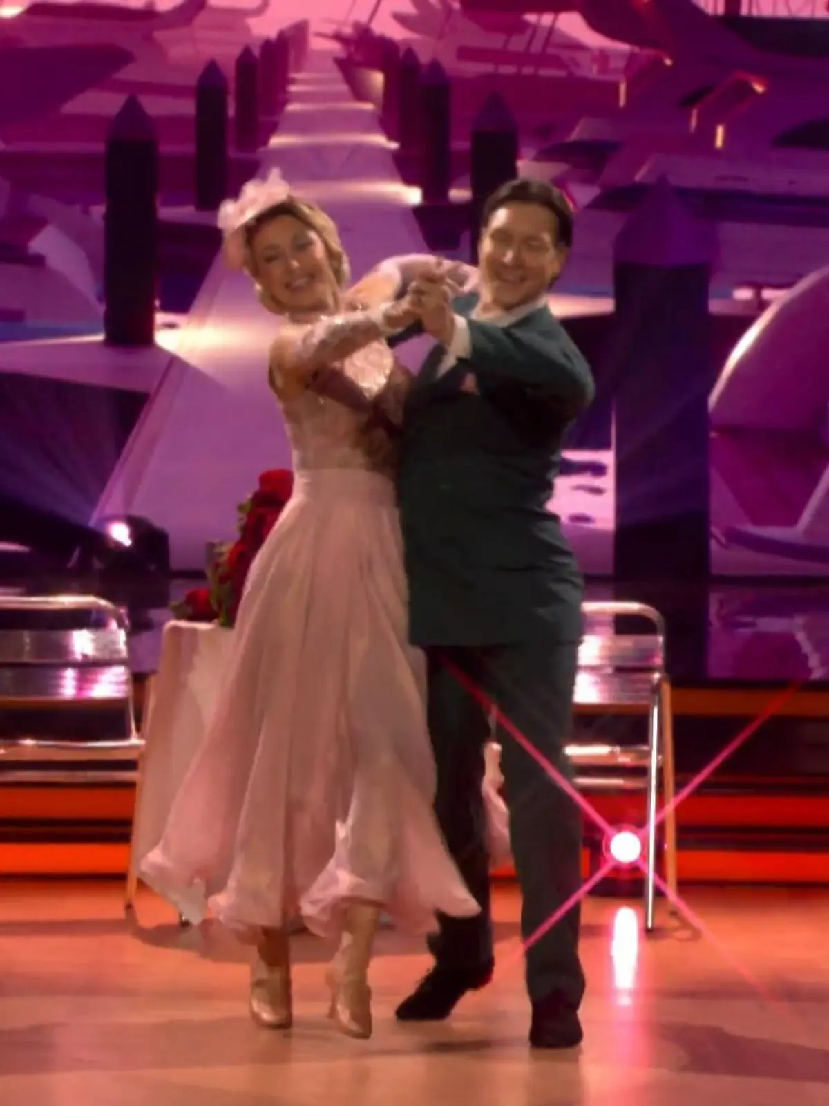 Bild zu: "Anna-Carina Woitschack zeigt einen fast perfekten Slowfox"