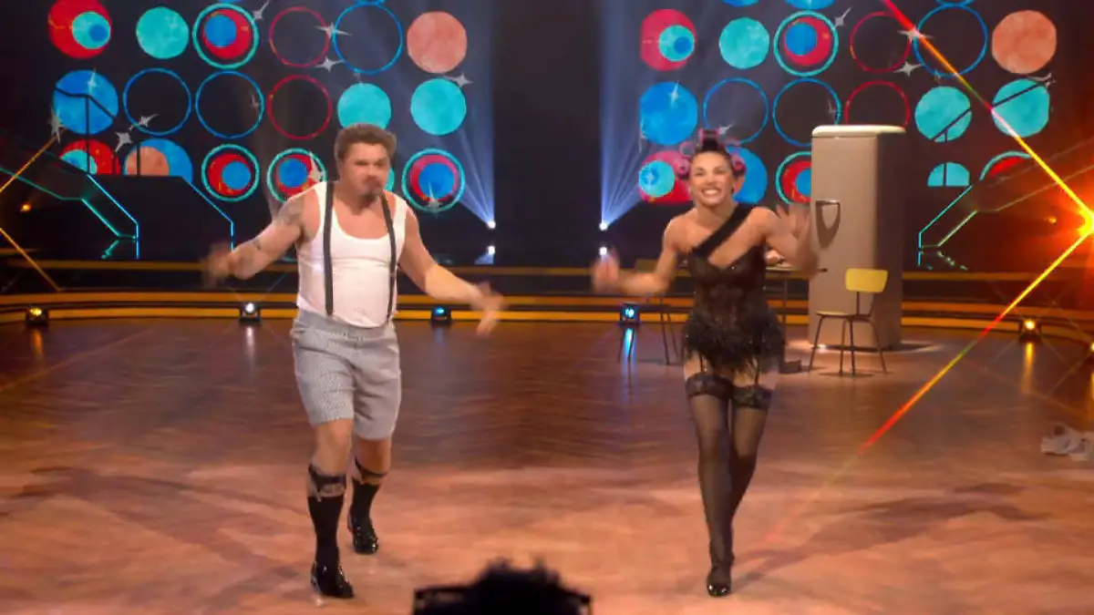 Intensiver Charleston: Gustav und Anastasia drehen voll auf Power auf dem Parkett