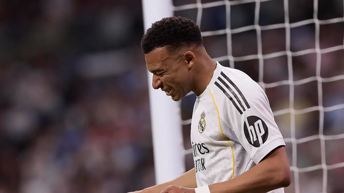 Kylian Mbappe of Real Madrid CF is seen in action during the LaLiga EA Sports 2025/2026 week 31 football match between Real Madrid CF and Girona FC at Santiago Bernabeu stadium. Final score: Real Madrid CF 1:1 Girona FC (Photo by Federico Titone / SOPA Images/Sipa USA)