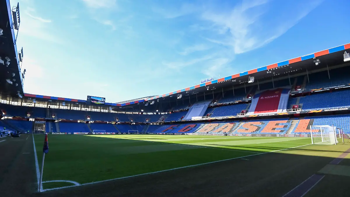 Ein Brand hat die Garderobenräume, die Materialräume und mehr des FC Basel zerstört.