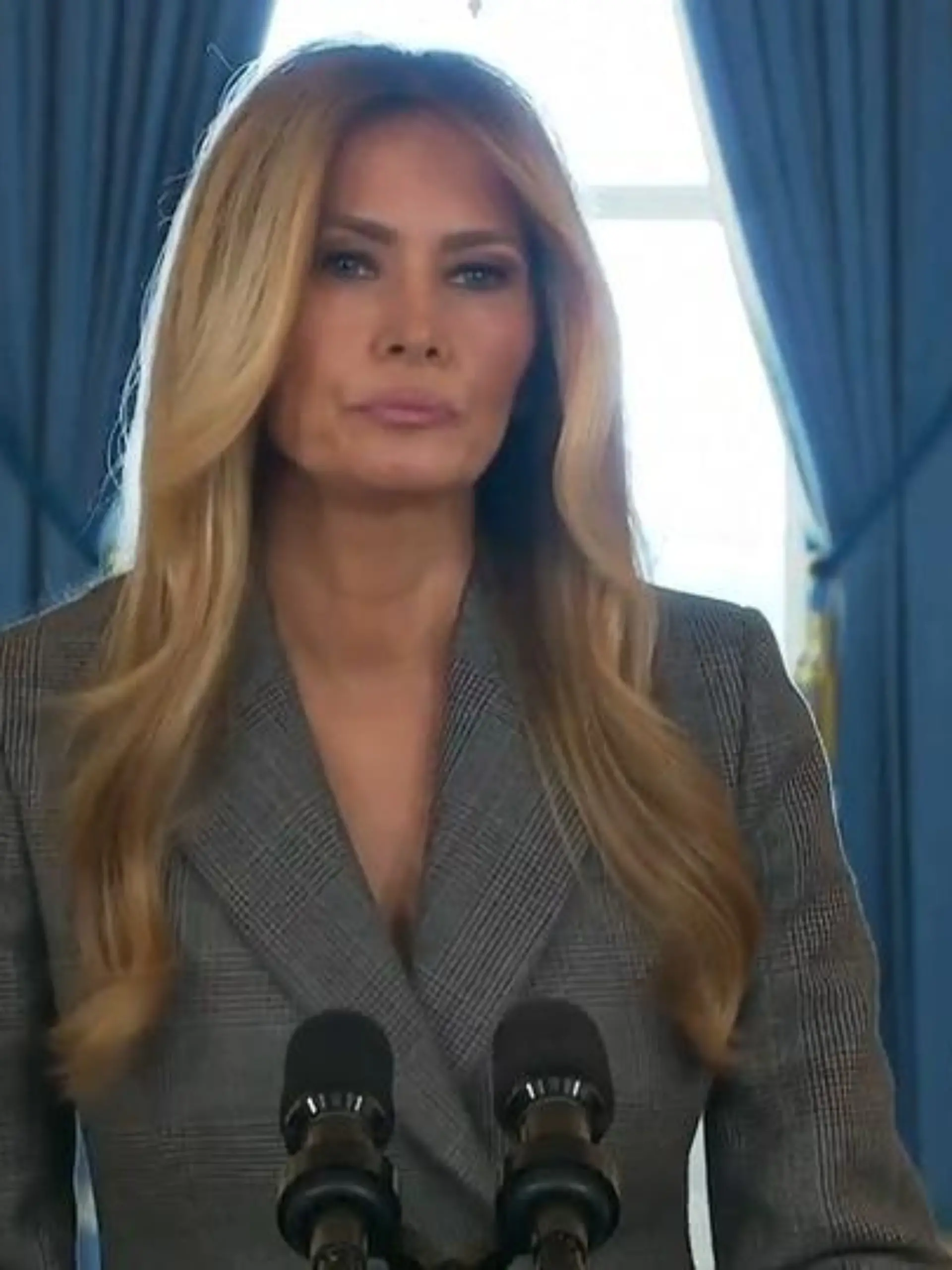 Bild zu: "Epstein-Opfer gehen auf Donald Trumps Frau los – wegen DIESER Aussage!"