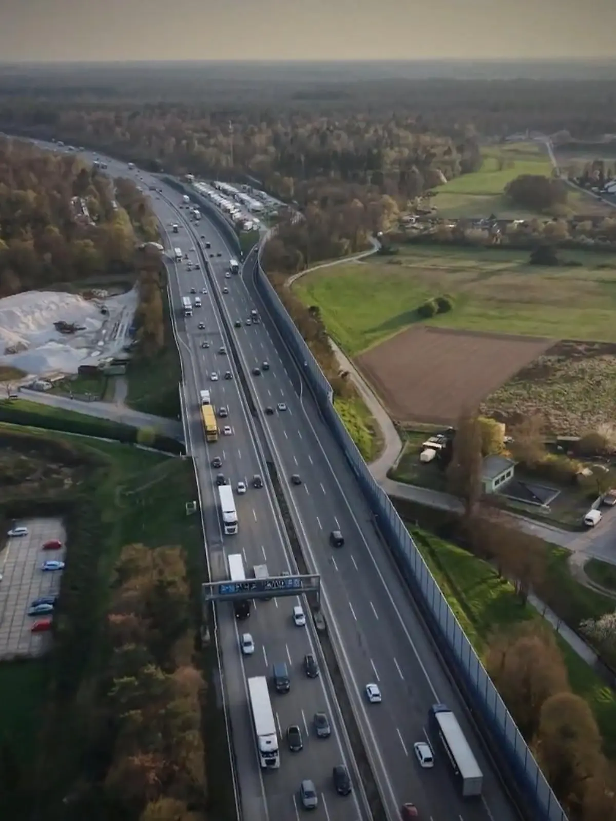 Bild zu: "Betrunken im LKW - Der 40-Tonner als Waffe"