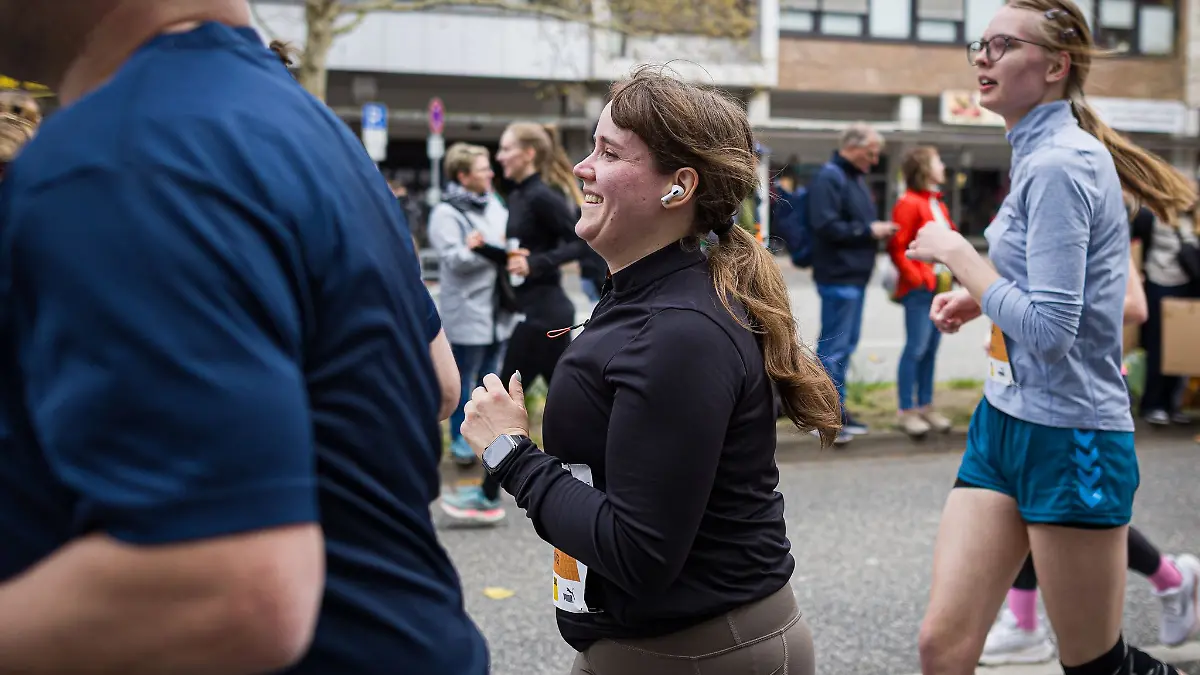 Beim Marathon in Hannover ist die Grünen-Politikerin Ricarda Lang in der Disziplin Halbmarathon gestartet.