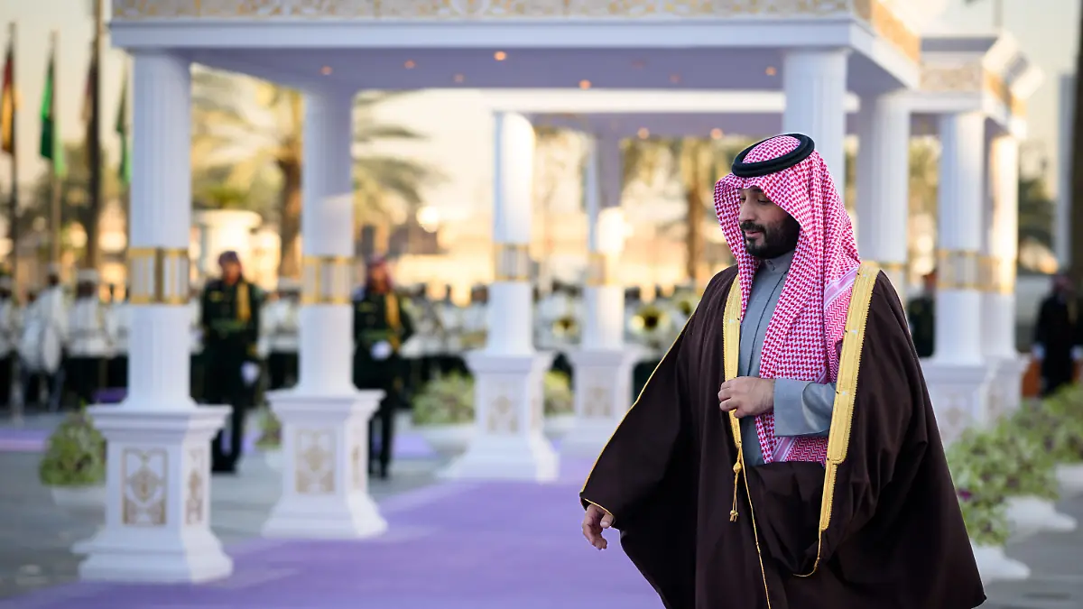 Mohammed bin Salman bin Abdelasis Al Saud, Kronprinz und Ministerpräsident von Saudi-Arabien, kommt aus dem Yamama-Palast, um Bundespräsident Steinmeier zu begrüßen. Bundespräsident Steinmeier besucht bei seiner viertägigen Reise die Länder Saudi-Arabien, Jordanien und die Türkei.
