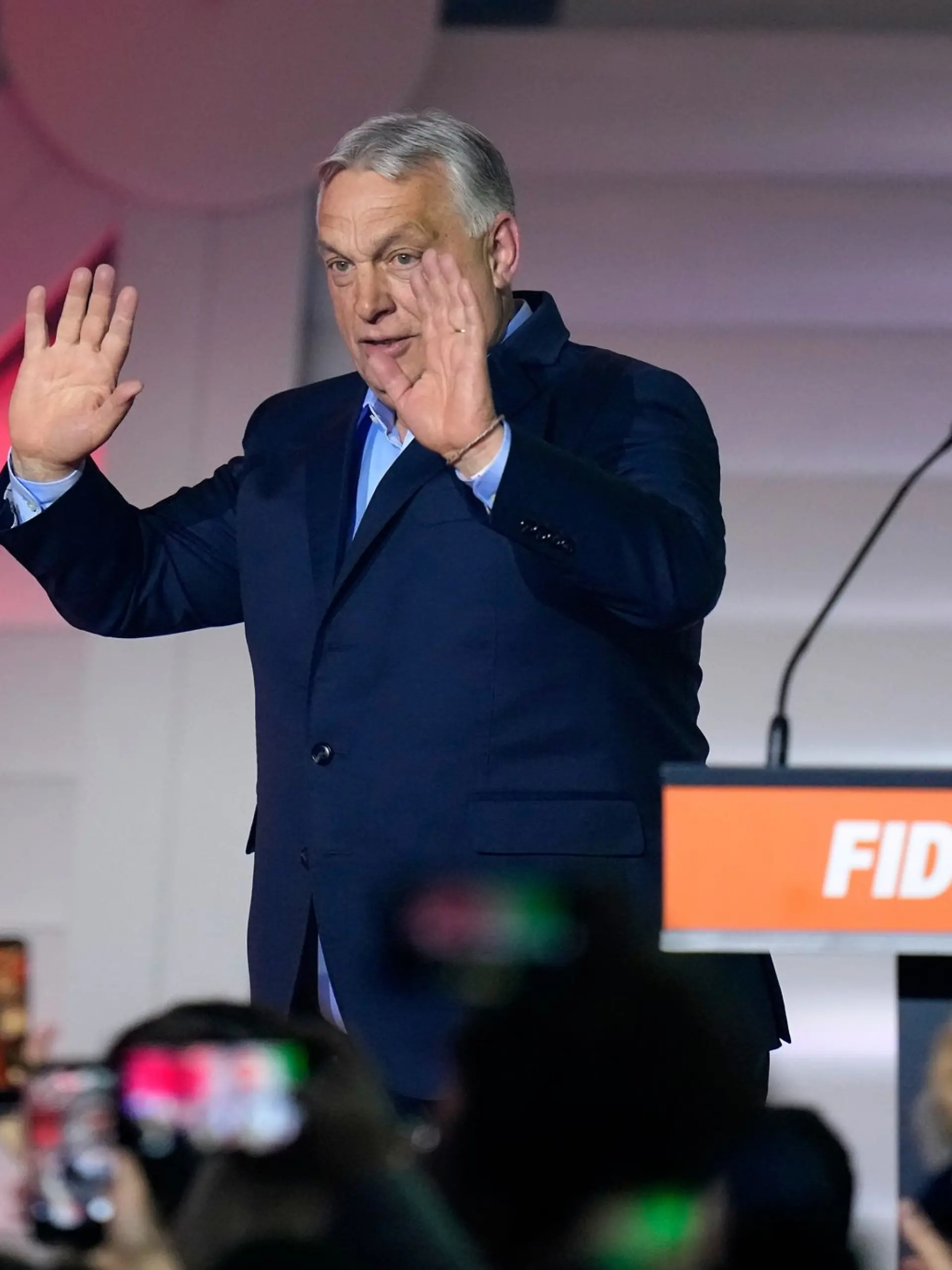 Bild zu: "Orban gesteht „schmerzvolle” Niederlage bei Parlamentswahl ein"