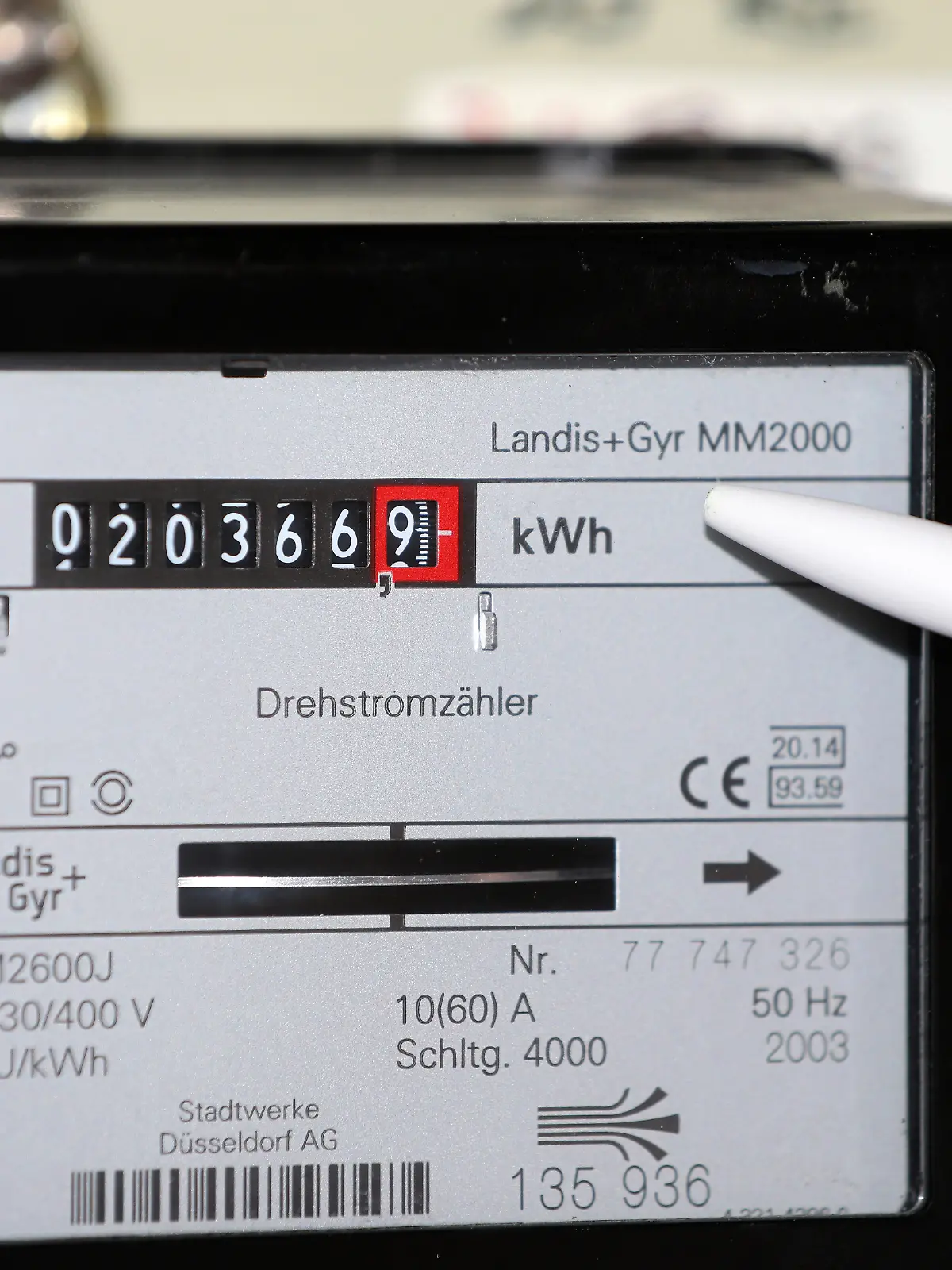 Symbolbild zu steigenden Stromkosten und Kosten für Heizung, Wärme, Öl, Gas und Energie durch die aktuelle Krise und Krieg zwischen Russland und der Ukraine.