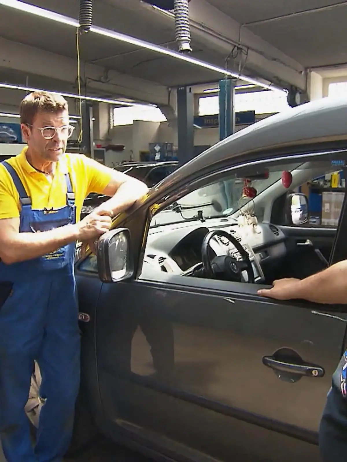 Bild zu: "Dieser Caddy wird für die Autodoktoren zur echten Nervenprobe"