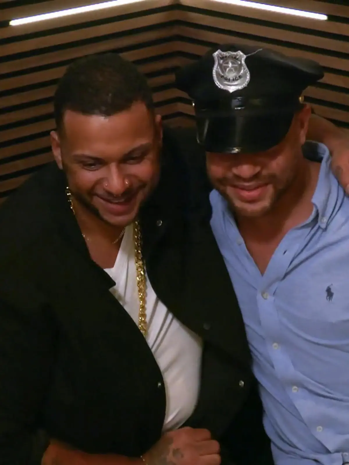 Bild zu: "Rene und Julien entdecken sofort, wie viel sie gemeinsam haben"