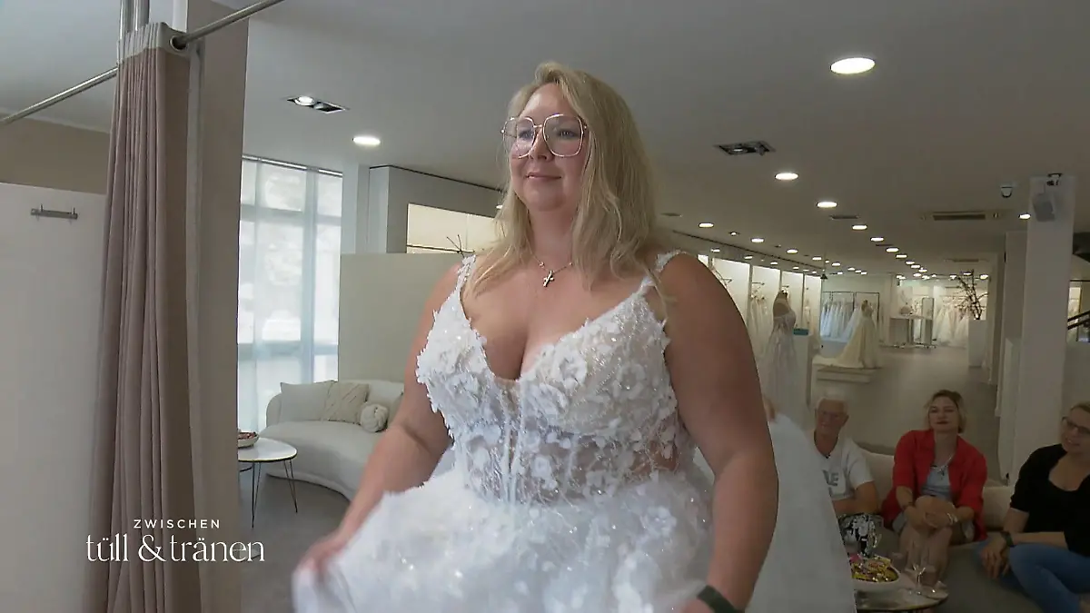 Treffen die Ausstatter jetzt endlich Alinas Geschmack? Alina sucht weiter