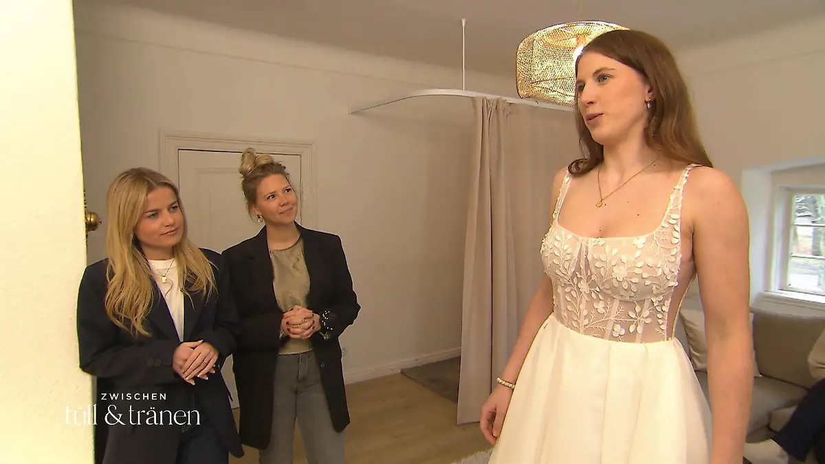 Finden die Ausstatterinnen für Laura ein Kleid ohne Kompromisse? Bquem wie im Alltag?
