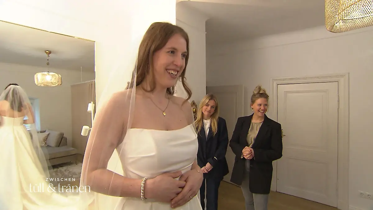 Statt Spitze und Glitzer soll jetzt ausgerechnet Schlichtheit überzeugen Laura denkt um