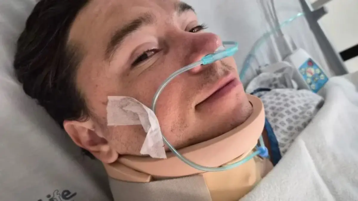 Bei dem Reitunfall zerbrach Erics Nackenwirbel und verletzte beim das Rückenmark.